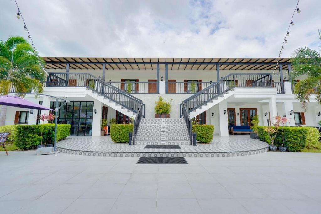 Hotel The Mansion Mabalacat Exteriér fotografie